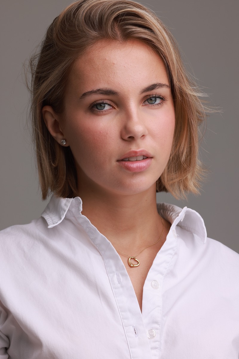 Headshot of Sienna